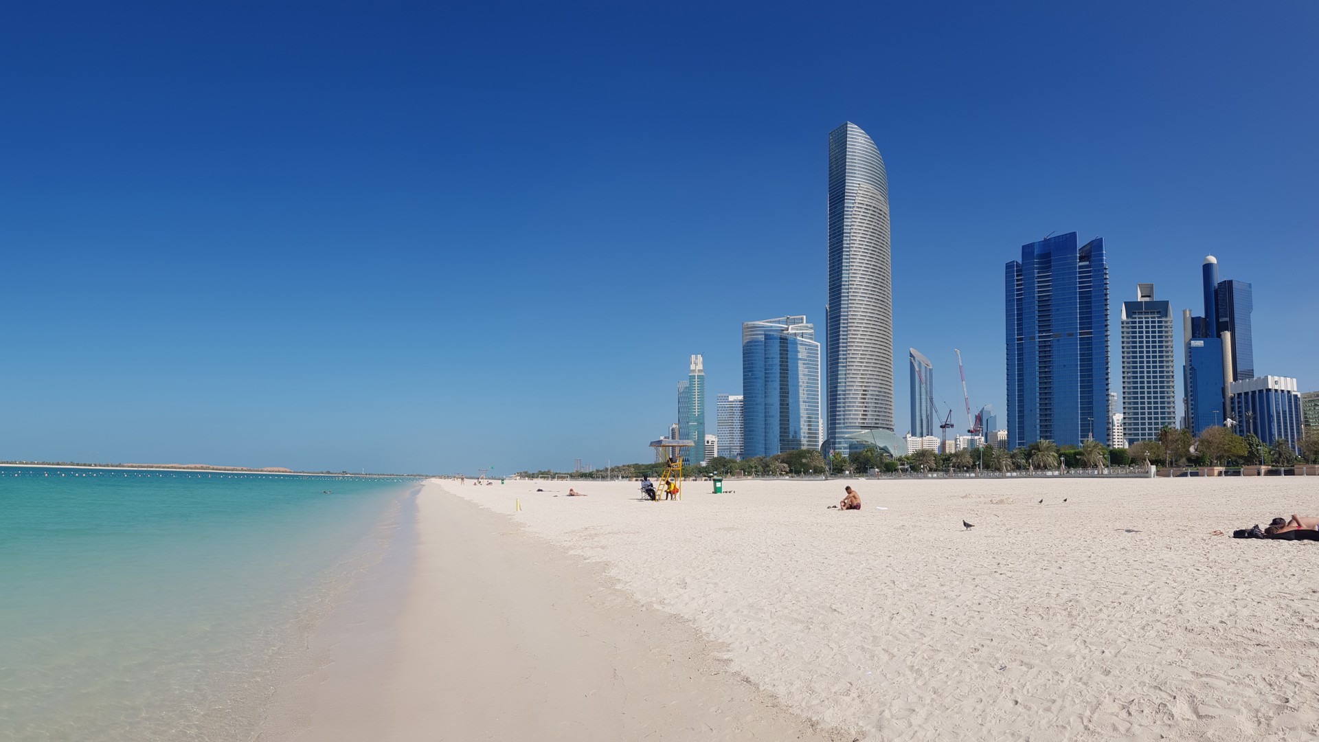 Abu Dhabi Corniche Beach 